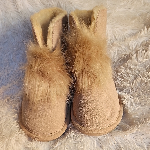 BEARPAW Suede Sheepskin Pom Pom Boot - Picture 1 of 5